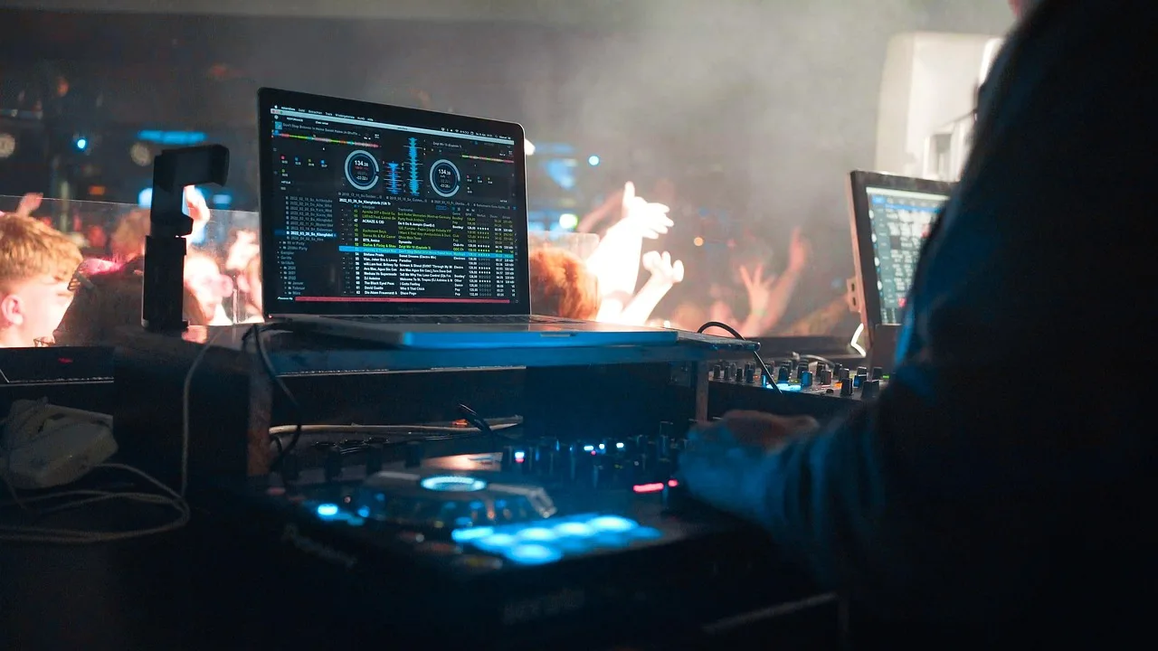 dj, music, party, technology, computer, sound, people, club, entertainment, crowd, club, club, club, club, club. DJ referral program reviewed: what holds up and what does not