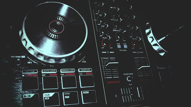 dj, serato, pioneer, pioneer dj, dj, dj, dj, dj, pioneer, pioneer, pioneer, pioneer dj, pioneer dj, pioneer dj, pioneer dj, pioneer dj. DJ software: the features that matter and the ones that do not