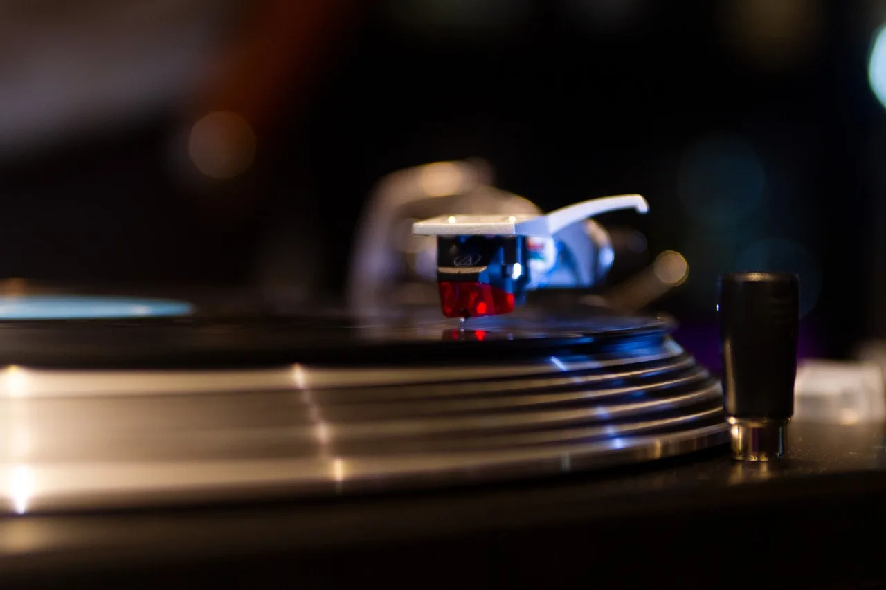 turntable, electronics, music, dj, entertainment, mixer, equipment, sound, jockey, audio, player, vinyl. Essential DJ equipment checklist for a brand new business