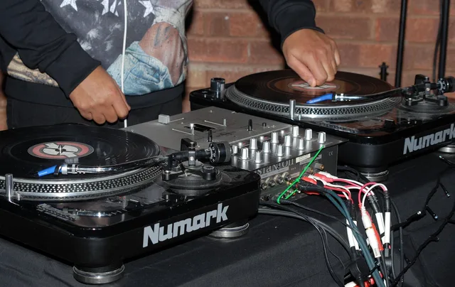 dj, decks, music, turntable, entertainment, mixing, play, equipment, dj, dj, dj, dj, dj, music, music, music, music, turntable, turntable, turntable, turntable, turntable. How DJ owners actually check service quality before it slips