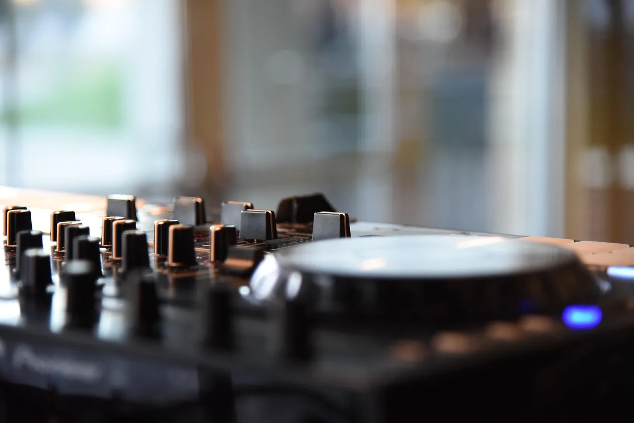 sound equipment, dj, audio, music, equipment, sound. Booking DJ jobs without gaps or overruns